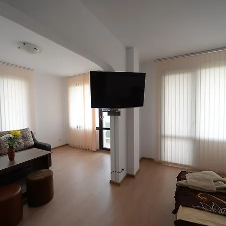 Alla Konukevi 2*